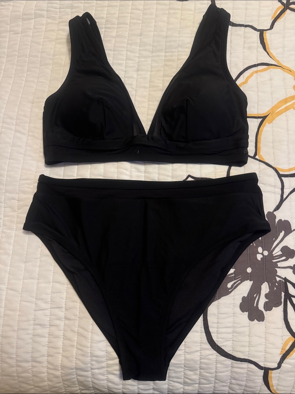 Black Women’s Two-Piece Swim Set - Classic High-Waist Bikini CUPSHE